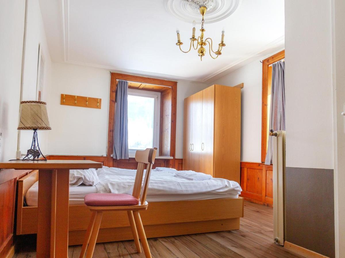 Hotel Jenatsch Парпан Экстерьер фото